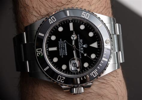 Review: Rolex Submariner 126610 LN .